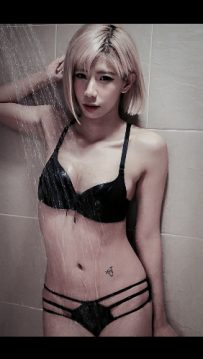 慾女私影模特，越影越露