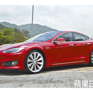 Tesla Model S 2017年facelifted版